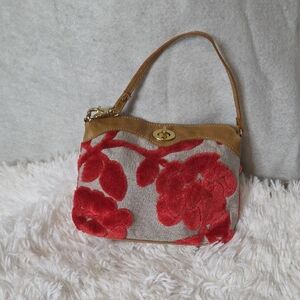 Chic Red Floral Shoulder Bag